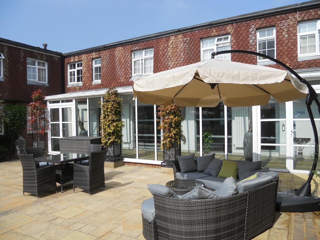 The Royal Chace Hotel Enfield Exterior photo