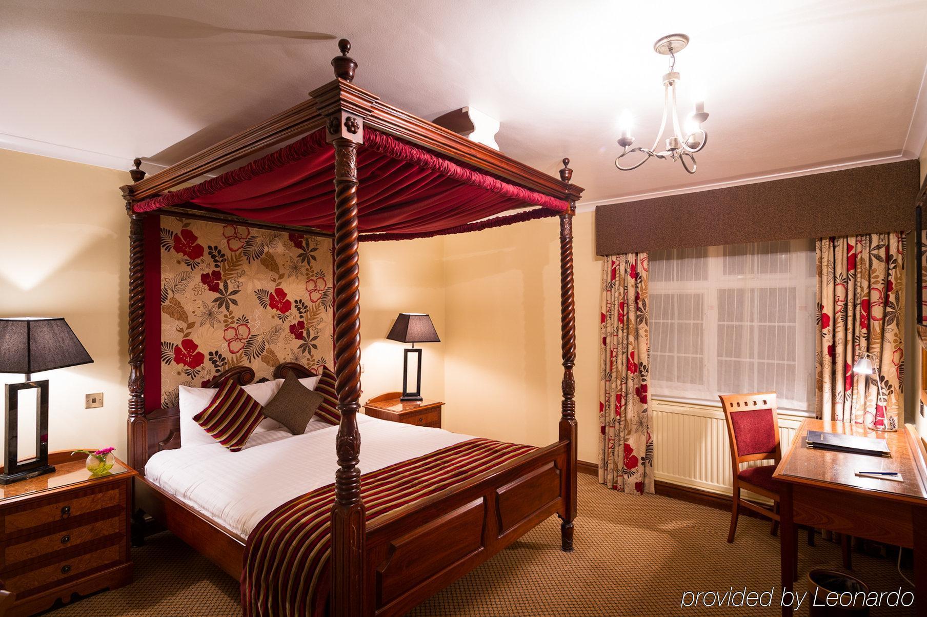 The Royal Chace Hotel Enfield Room photo