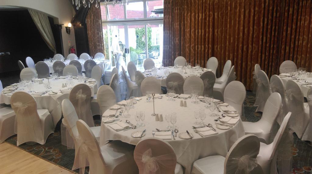 The Royal Chace Hotel Enfield Exterior photo