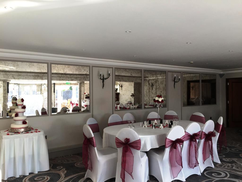 The Royal Chace Hotel Enfield Exterior photo