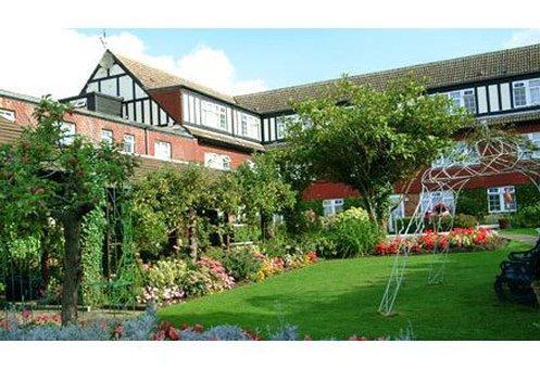 The Royal Chace Hotel Enfield Exterior photo